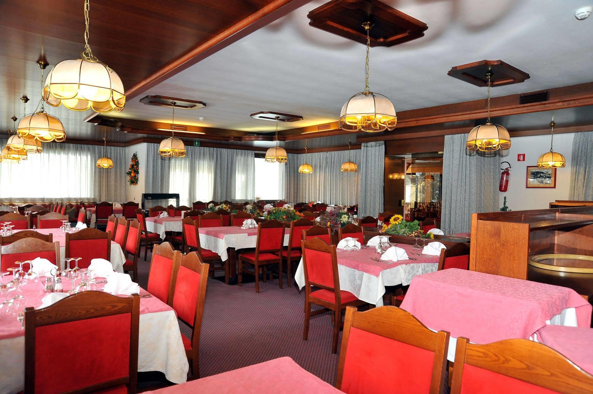 Hotel Nazionale Бормио Экстерьер фото